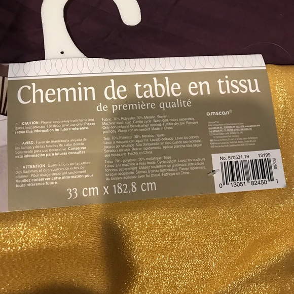 Amscan fabric table runner - Picture 3 of 3